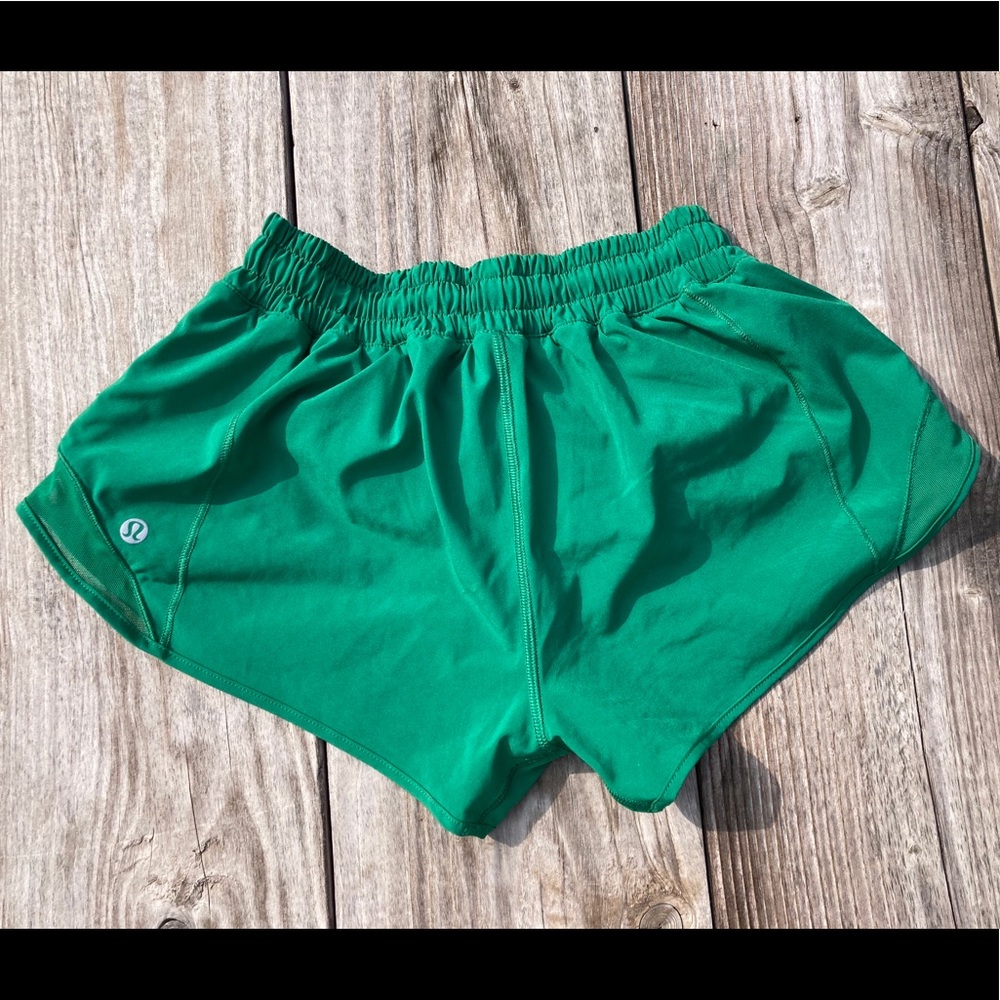 Lululemon hotty hot shorts 2.5” low rise